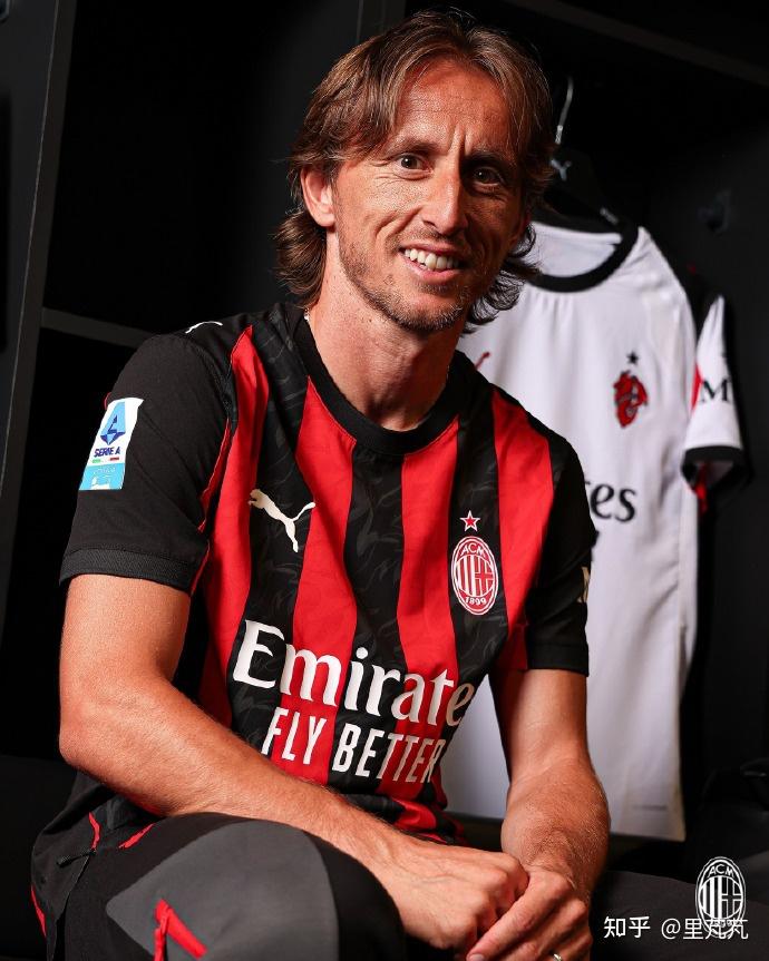 [亚冠]米内罗帽子戏法 上海申花战胜神户胜利船