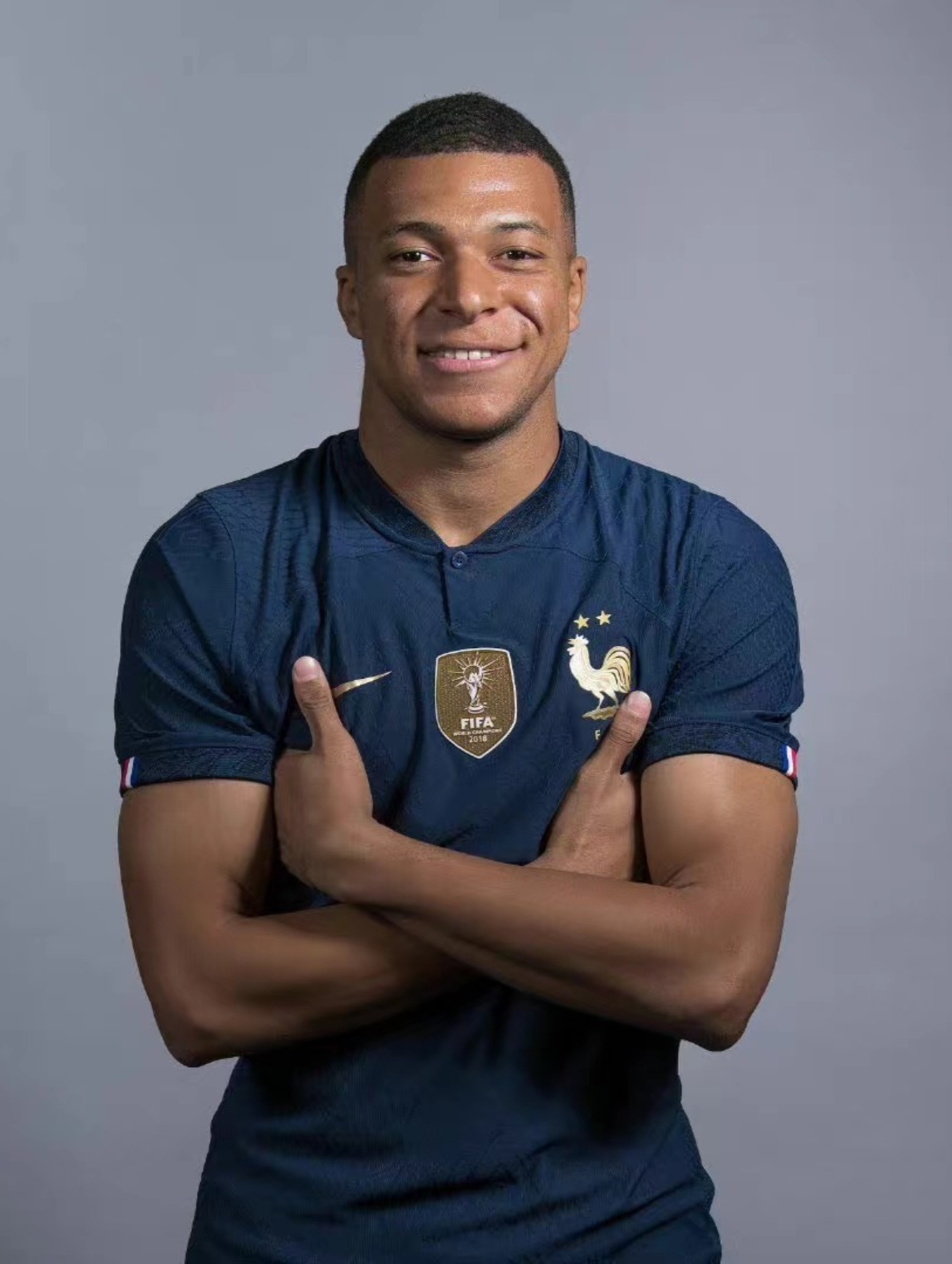 B费社媒连发“炒掉英力士”“曼联烂透了”，俱乐部紧急发声明