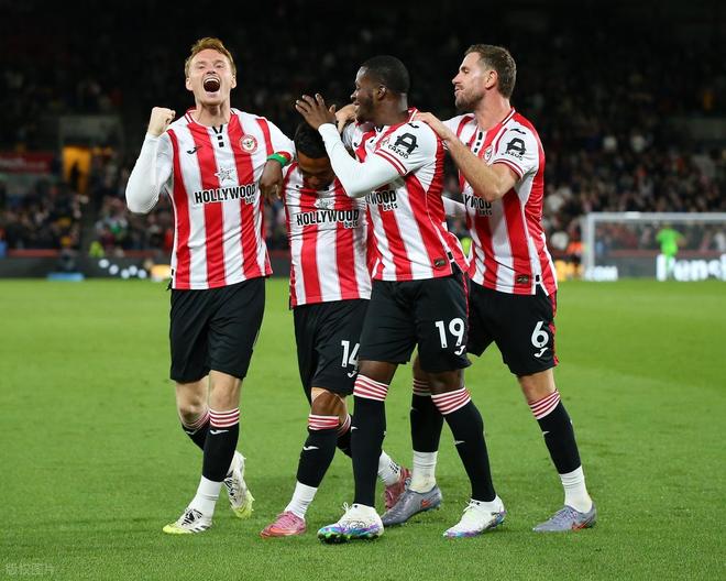 一局狼人杀，一万人在闭眼？《率土之滨》×狼人杀再出行业奇招？