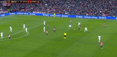 T1赛后暖心一幕，Oner蹲下和行动不便粉丝合影